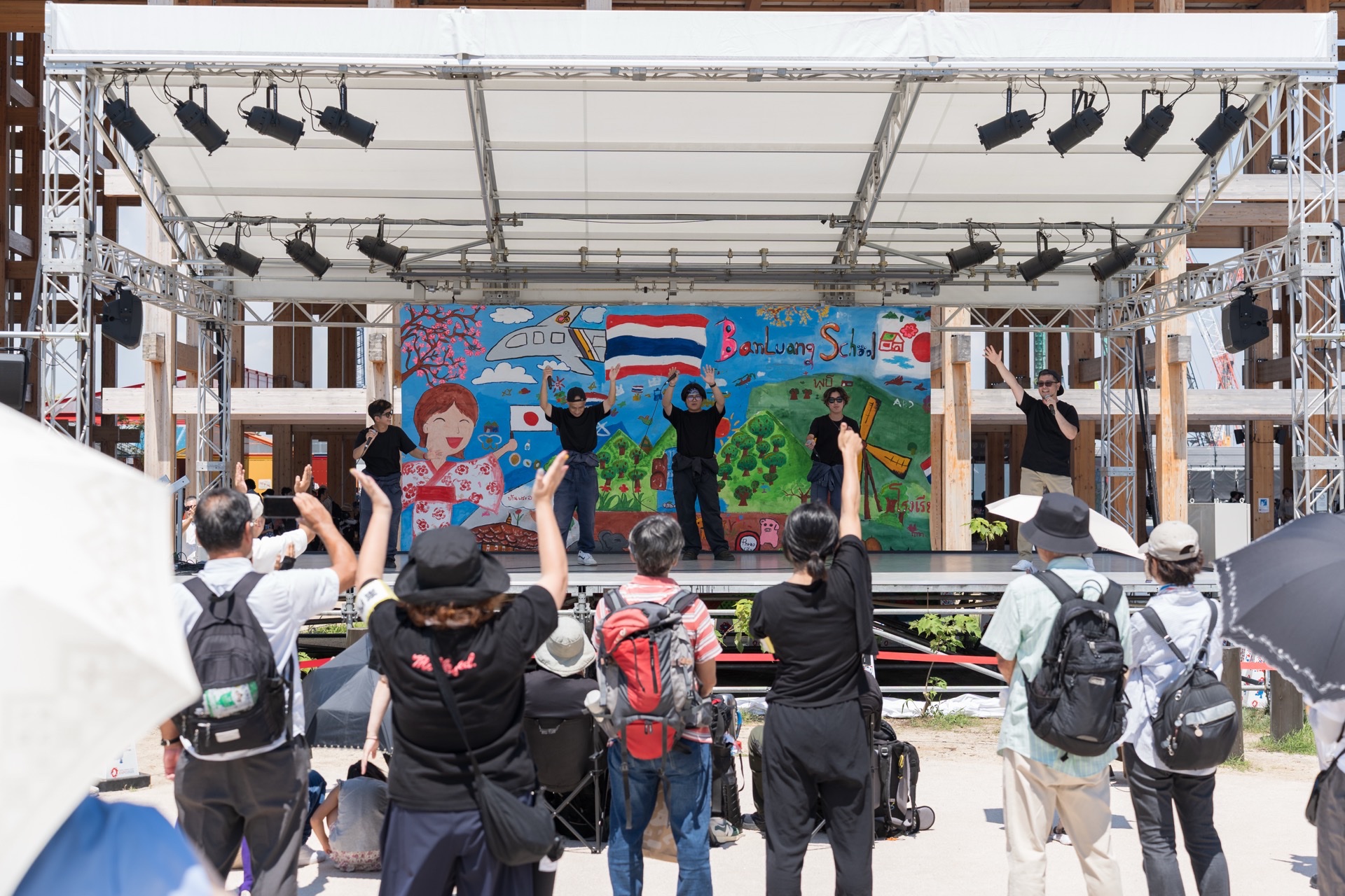 観客とステージ